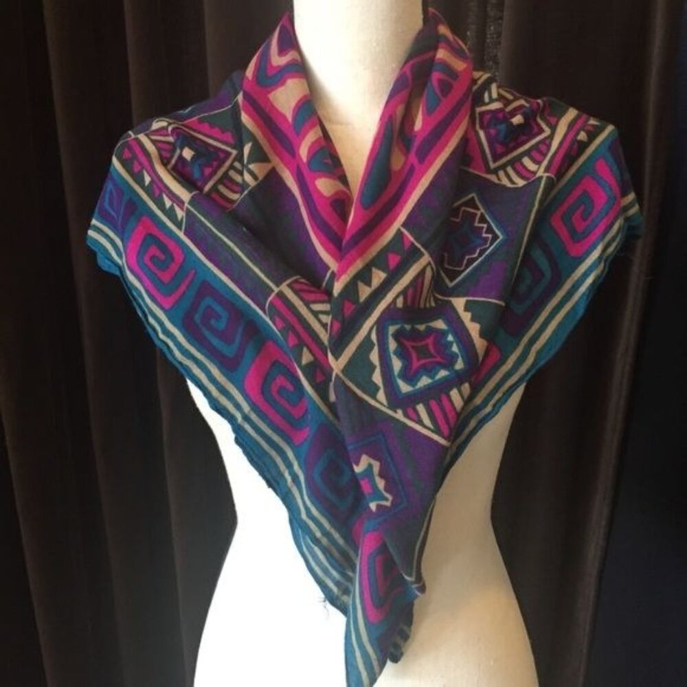 Geometric Print Square Scarf - 33 Inches